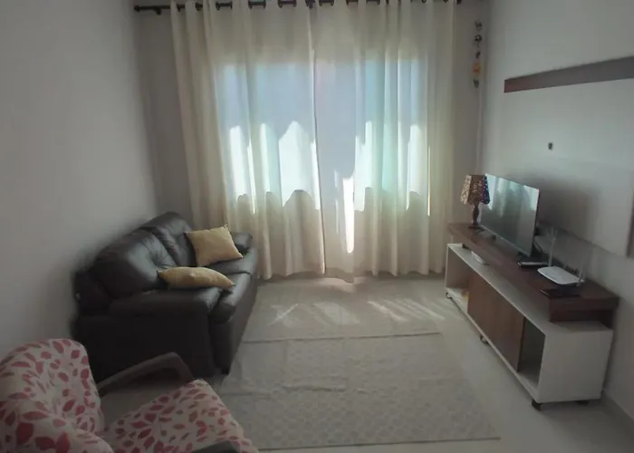 Casa Aconchegante Com Piscina E Bem Localizada