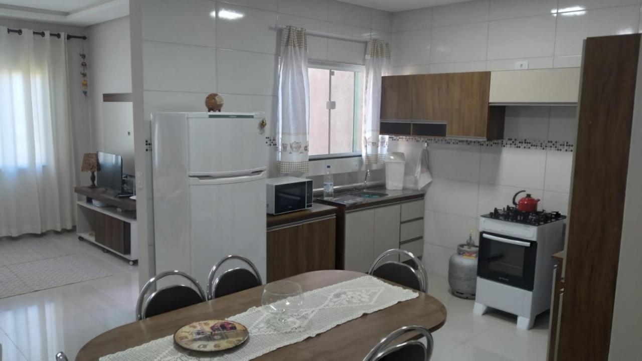 Casa Aconchegante Com Piscina E Bem Localizada Сasa de vacaciones